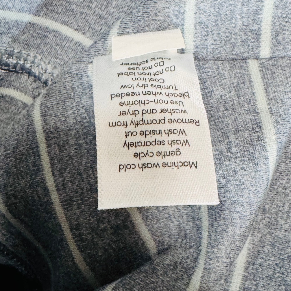 Athleta Leggings Womens L Blue Striped Salutation Stash Capris High Rise Active - Picture 7 of 10